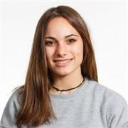 Profesora de apoyo para dar clases a todas las edades